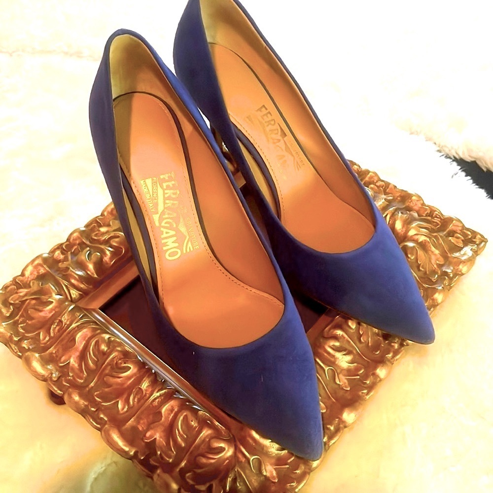 Ferragamo suede blue heels